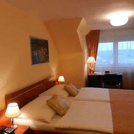 Hotel Tabor Hotell 3*