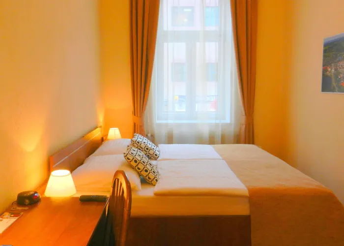 Hotel Tabor فندق طابور